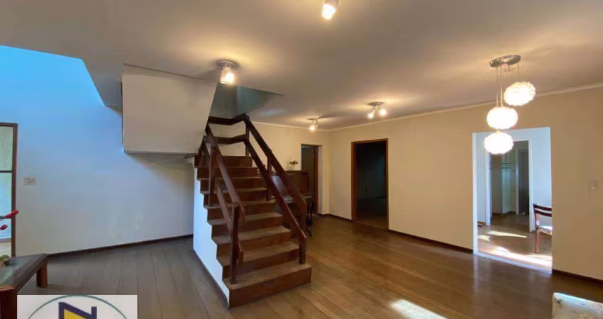 Casa ampla no Jardim do Mar próximo ao Paço Municipal . 3 suítes, 4 vagas de garagem, 370 m² área construída e terreno com 330 m²