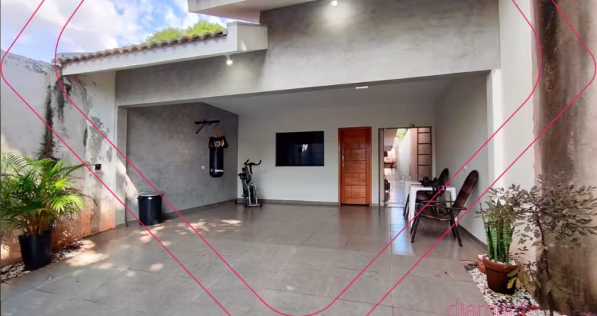 Residência em alvenaria  localizada no condomínio Solo Rico, no distrito de Iguatemi em Maringá-PR