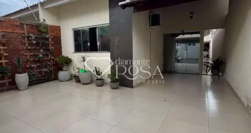 Casa com 2 quartos à venda na Waldercy Antônio Pelacani, 4061, Parque Alto da Paraná, Umuarama
