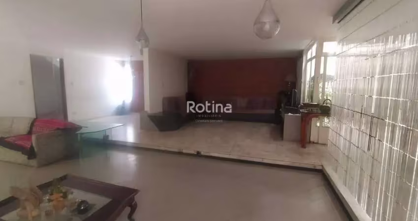 Casa para alugar, 5 quartos, Centro - Uberlândia/MG - Rotina Imobiliária