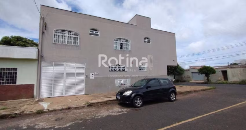 Apartamento para alugar, 4 quartos, Presidente Roosevelt - Uberlândia/MG - Rotina Imobiliária