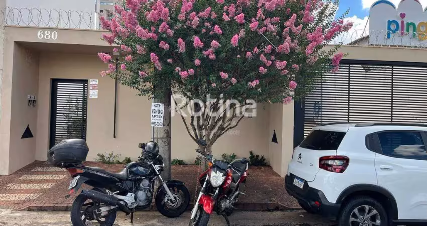 Casa para alugar, 3 quartos, Osvaldo Rezende - Uberlândia/MG - Rotina Imobiliária