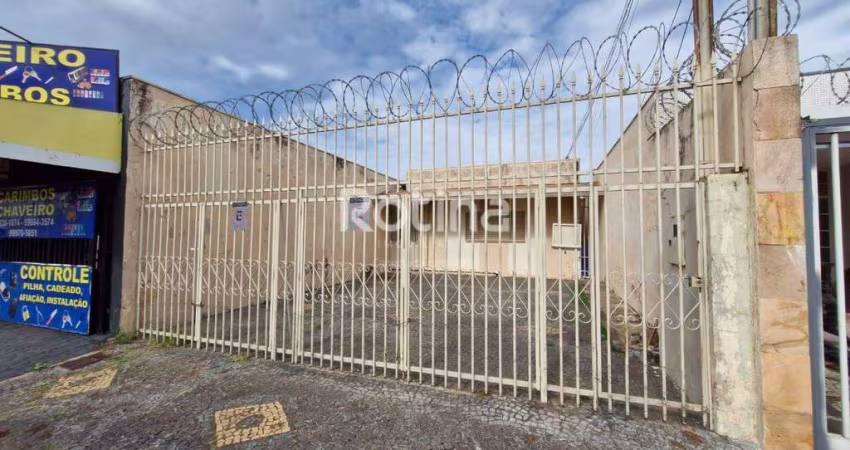 Casa para alugar, 3 quartos, Nossa Senhora Aparecida - Uberlândia/MG - Rotina Imobiliária