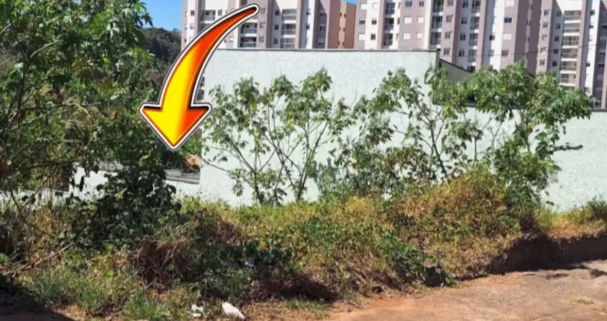 Terreno à venda na Avenida Marcelo Stefani, Jardim do Lago, Bragança Paulista