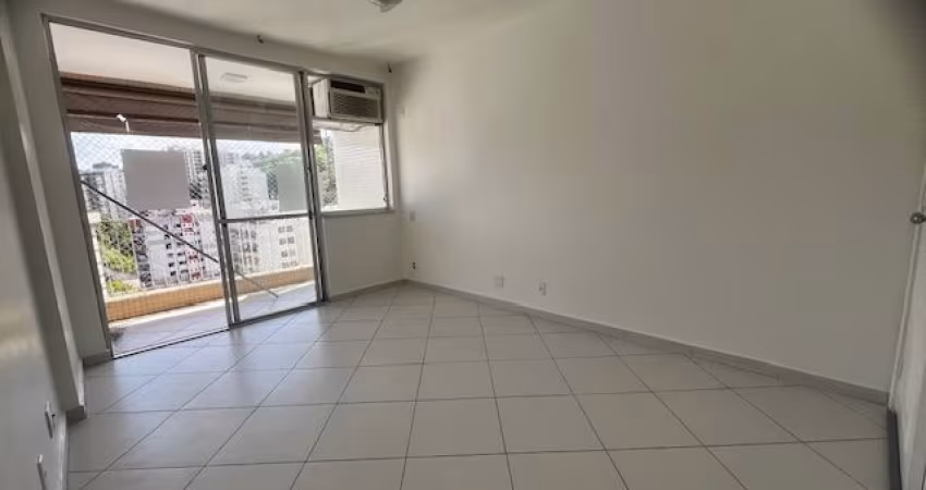 No miolo de Icaraí! 2 qts com suíte e 1 vaga