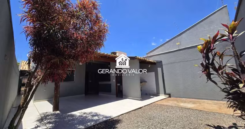Casa espaçosa e com churrasqueira e quintal