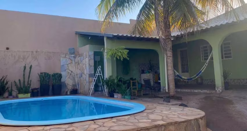 Casa com 3 dormitórios à venda, 380 m² por R$ 500.000,00 - Jardim Cuiabá - Cuiabá/MT