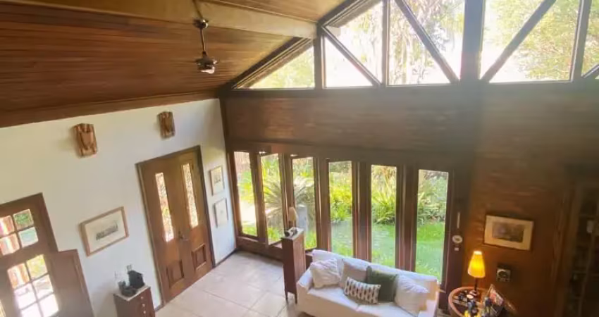Casa rústica em meio a natureza ninho do urubu vargem grande