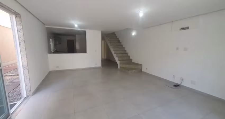 Casa york prime vargem grande em meio a natureza próximo ao mercado