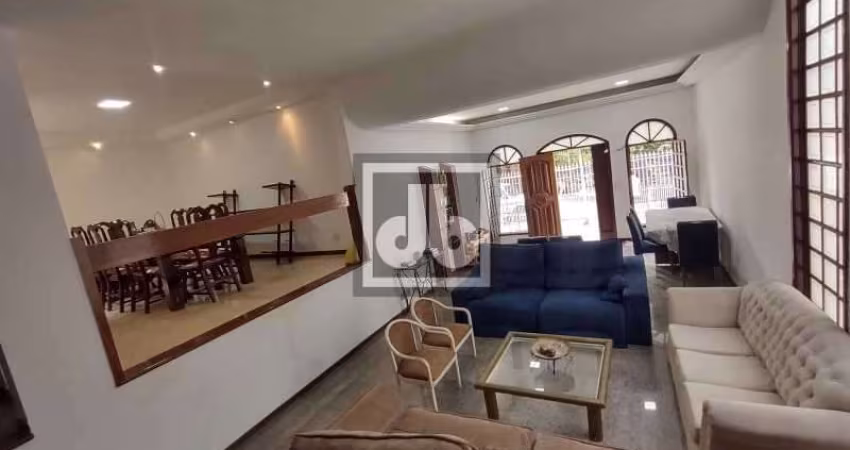 Casa com 5 quartos à venda na Rua Olegarinha, Grajaú, Rio de Janeiro