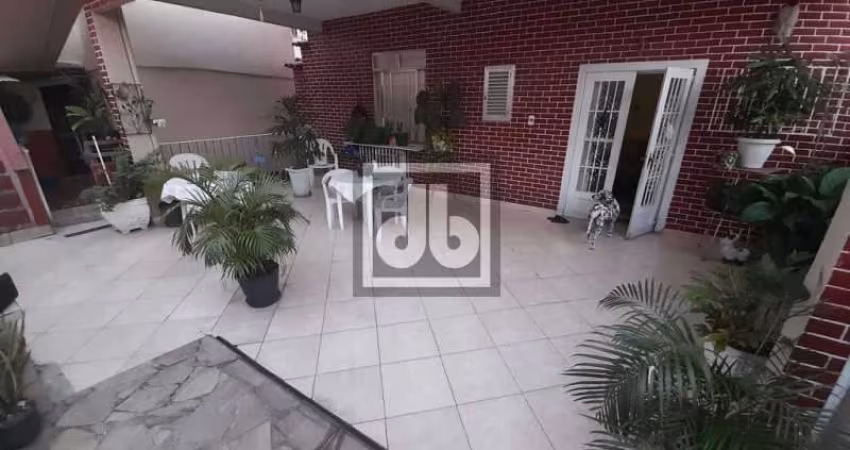 Casa em condomínio fechado com 5 quartos à venda na Rua Altinópolis, Praia da Bandeira, Rio de Janeiro