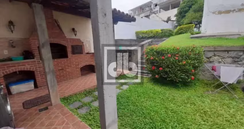 Casa em condomínio fechado com 3 quartos à venda na Rua Orestes Rosolia, Jardim Guanabara, Rio de Janeiro