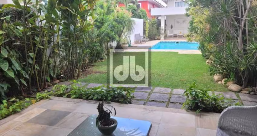 Casa em condomínio fechado com 4 quartos à venda na Rua Zeno Zani, Barra da Tijuca, Rio de Janeiro