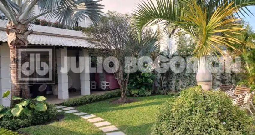 Casa em condomínio fechado com 4 quartos à venda na Rua Ivaldo de Azambuja, Barra da Tijuca, Rio de Janeiro
