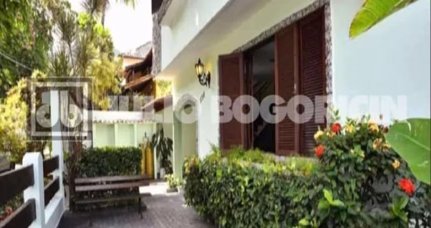 Casa em condomínio fechado com 4 quartos à venda na Rua Jorge Figueiredo, Freguesia (Jacarepaguá), Rio de Janeiro