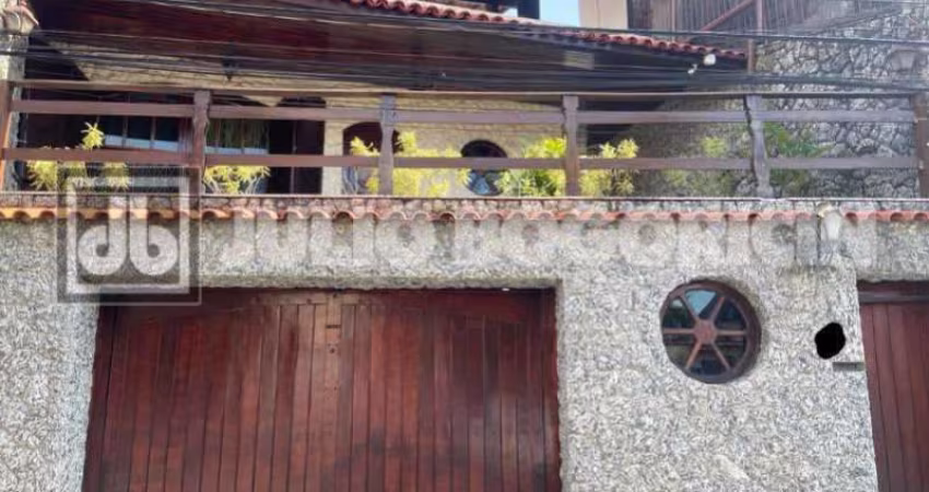 Casa em condomínio fechado com 4 quartos à venda na Rua Quiririm, Vila Valqueire, Rio de Janeiro