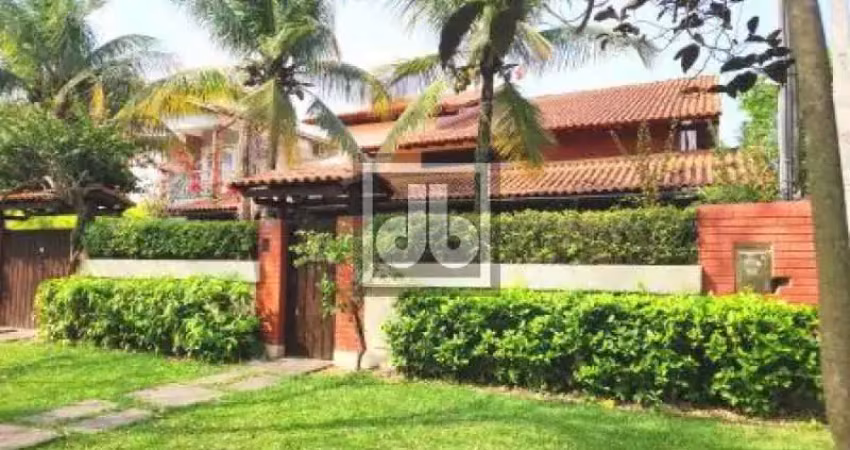 Casa com 3 quartos à venda na Rua Professor Álvaro Caetano, Camboinhas, Niterói