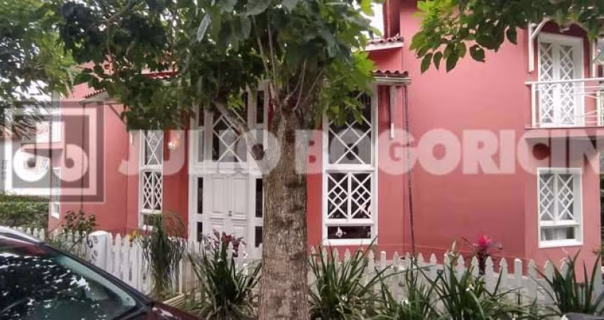 Casa em condomínio fechado com 4 quartos à venda na Rua Jornalista Carlos Vilhena, Piratininga, Niterói