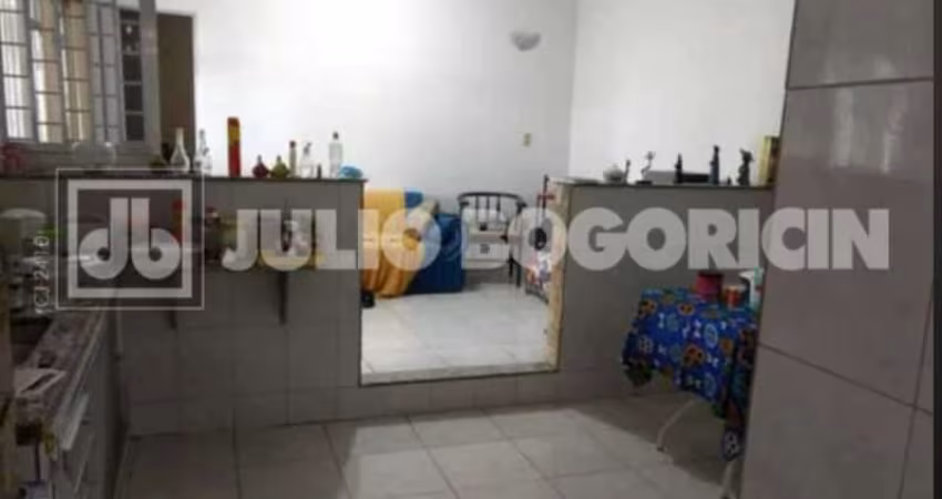 Casa com 3 quartos à venda na Rua Waldemiro dos Santos Abreu, Centro, Maricá