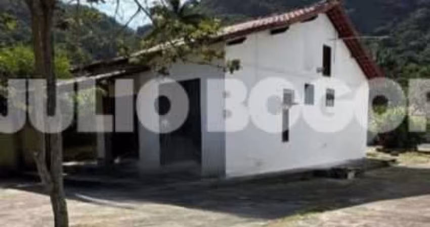 Casa em condomínio fechado com 2 quartos para alugar na Rua Araxá, Itaipuaçú, Maricá