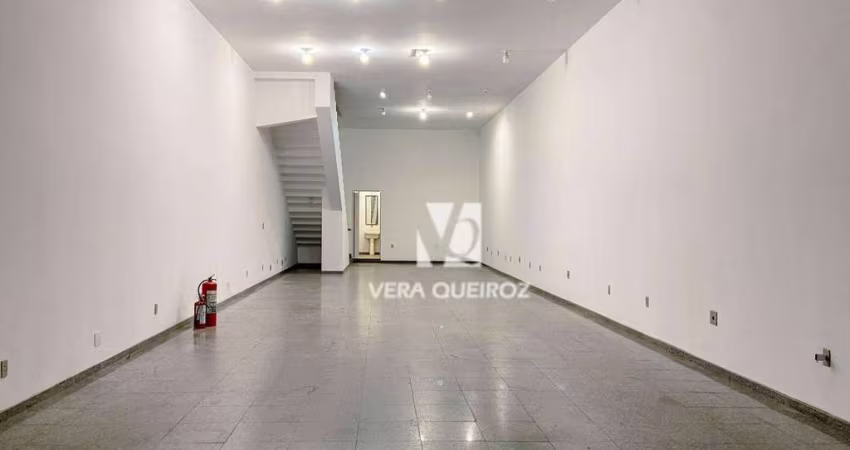 Salão Comercial para Locação com 3 andares na região Central.