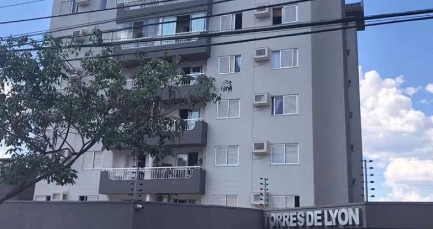 ** APARTAMENTO A VENDA EDIFICIO TORRES DE LYON  SEMIMOBILIADO