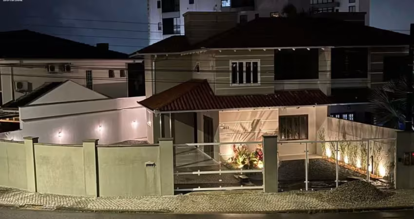 Sobrado Geminado para Venda em Joinville, Costa e Silva, 3 dormitórios, 1 suíte, 2 banheiros, 2 vagas