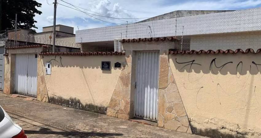 Casa em Setor Coimbra  -  Goiânia