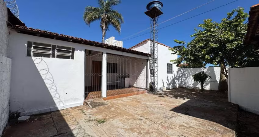 Casa N° 01, 02 quartos, Rua Canuma, Pq Amazônia.