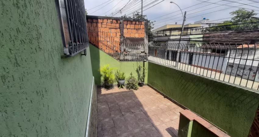 Casa 3 quartos no Cachambi frente de rua