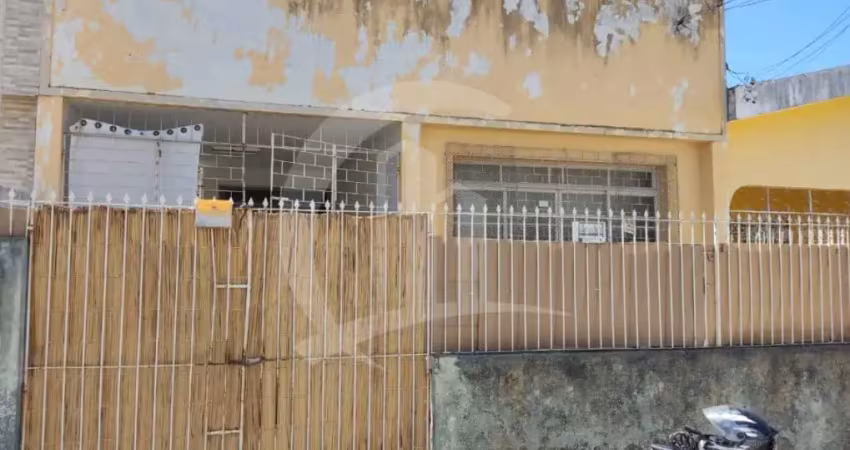 Casa à venda localizada no bairro 13 de Julho.