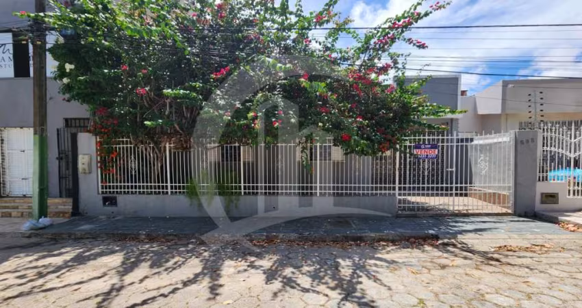 Casa à Venda no Bairro Luzia