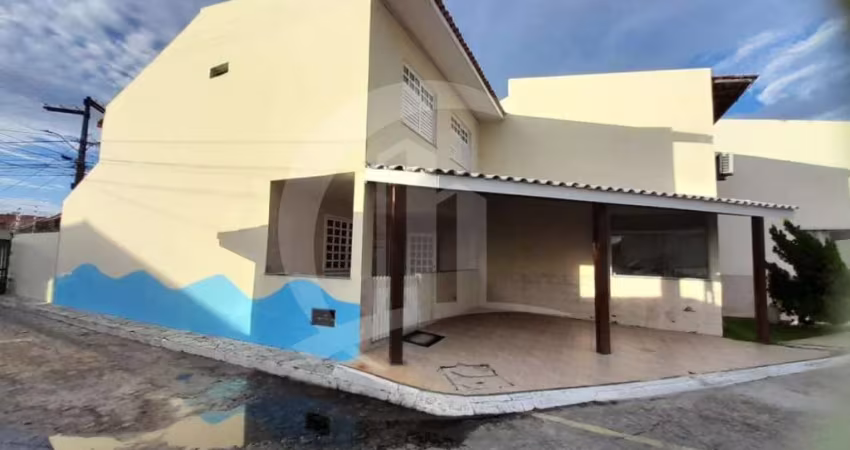 Casa à Venda no Condomínio Porto Fellicce
