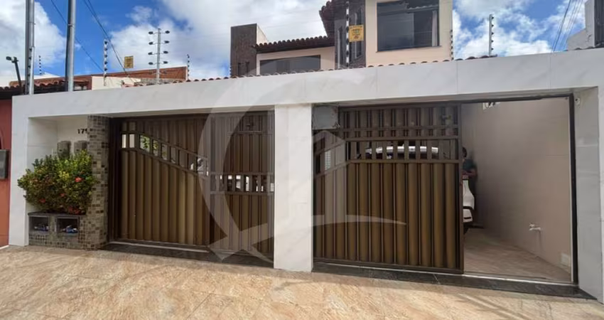 Casa à Venda no Jabotiana, Ampla, Confortável e Bem Localizada!
