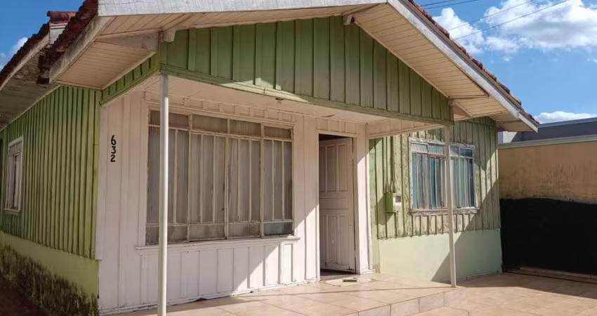 Casa para Venda em São João do Ivaí, Centro, 3 dormitórios, 2 banheiros, 2 vagas