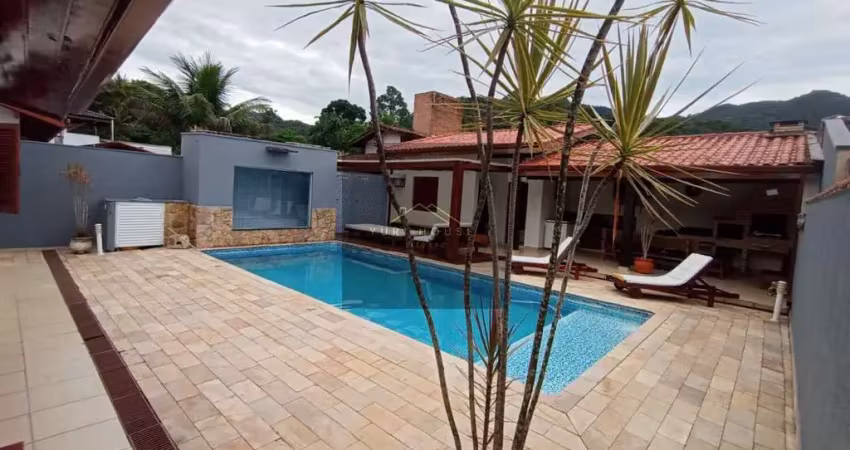 Casa em condomínio de luxo em ubatuba-sp, bairro horto: 4 quartos, 2 suítes, 2 salas, 3 banheiros, 4 vagas, 260m².