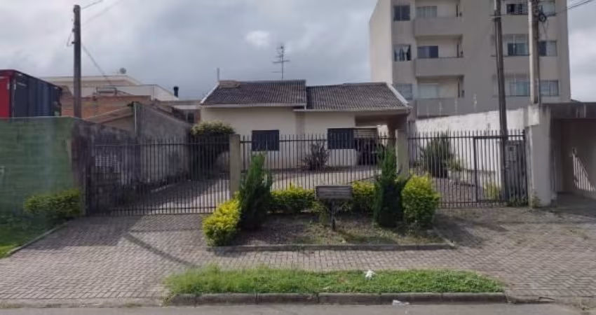 RESIDÊNCIA EM AMPLO TERRENO - JD CRUZEIRO - SÃO JOSÉ DOS PINHAIS