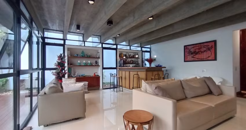Sobrado Alto Padrão com Piscina Melhor Rua  no Jd Textil!!!