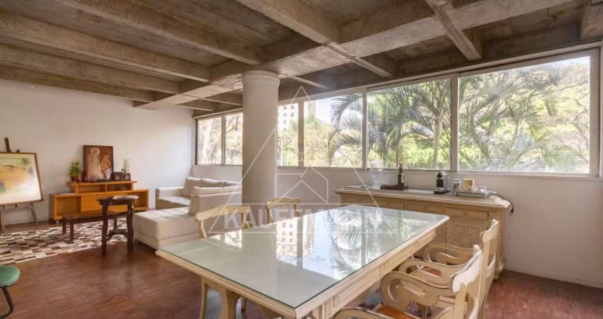 Apartamento à Venda no Jardim Paulista - 3 Dorm (1 Suíte), 1 Vaga - 211m² A.U