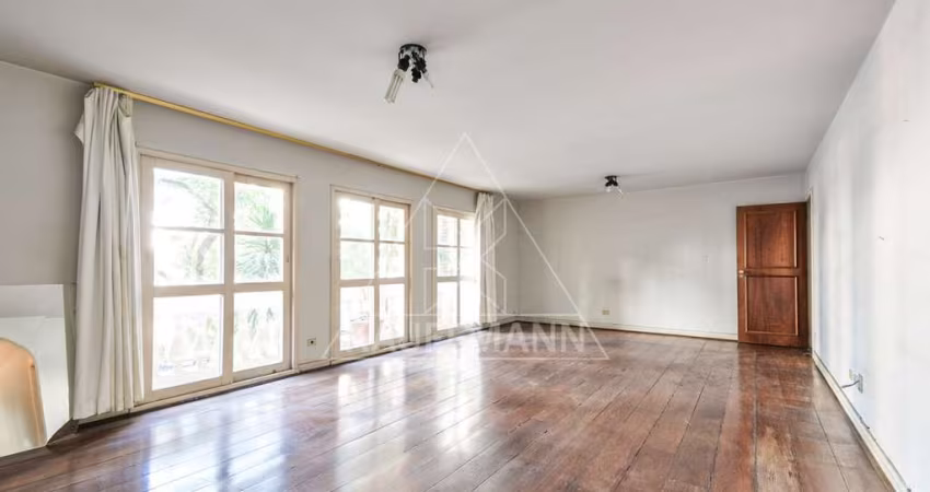 Excelente OPORTUNIDADE de apartamento para reforma nos Jardins!