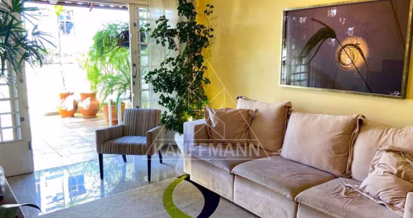 Casa para Venda em Perdizes, 3 Dormitórios (2 Suítes), 2 Vagas, 230m² A.U.