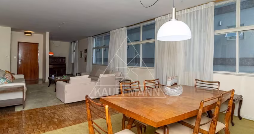 Apartamento à Venda em Higienópolis - 3 Dormitórios (1 Suíte), 1 Vaga, 180m² A.U