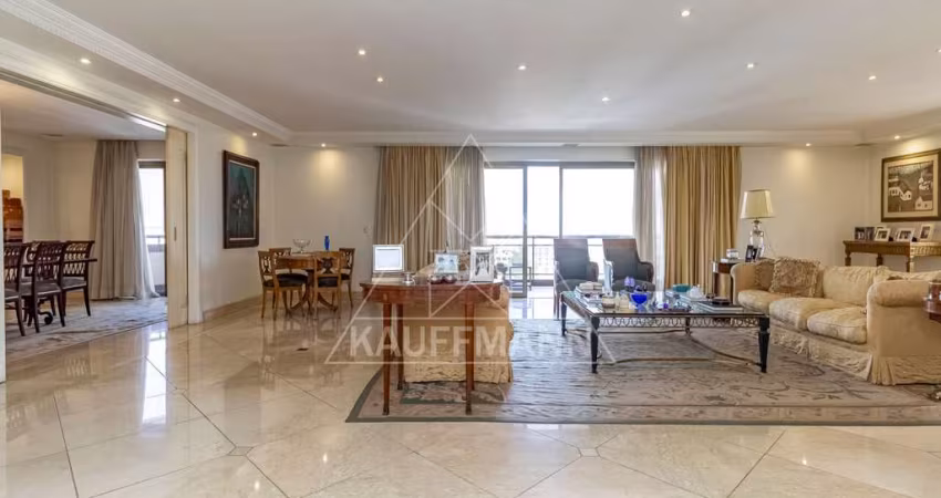 Apartamento com 419m² útil  4 Suítes, 5 Vagas para Venda e Locação em Higienópolis.