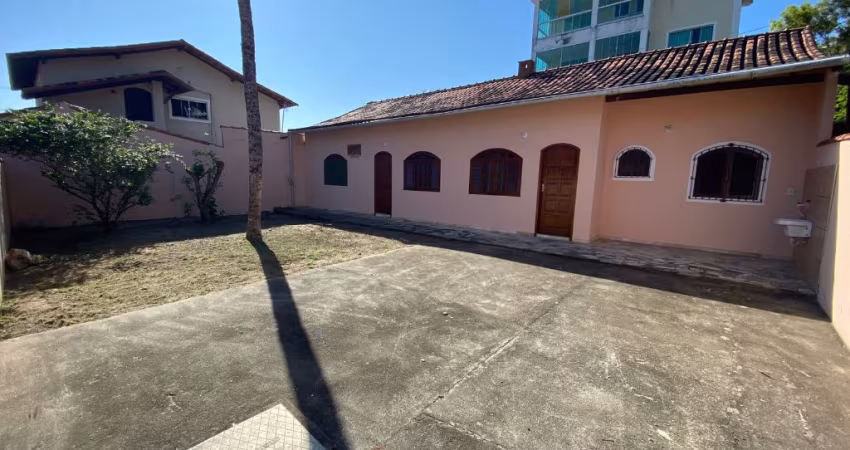 Casa Independente – 1 Quarto / 1 Banheiro – ID: 2438/33