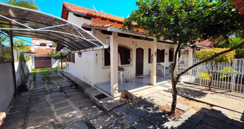 Casa independente – 3 quartos / 3 banheiros / piscina e churrasqueira