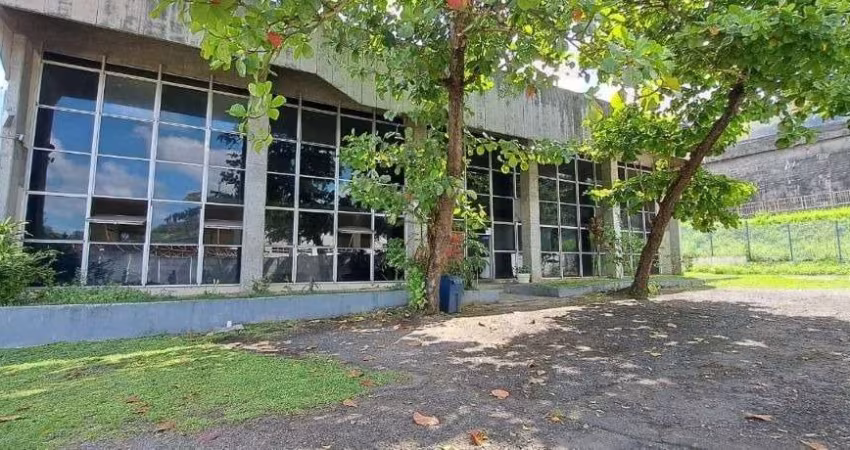 Prédio para alugar na Avenida Barros Reis, --, Fazenda Grande do Retiro, Salvador