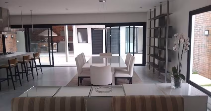 Casa com 3 quartos à venda na Rua Dona Elisa Pereira de Barros, --, Jardim Europa, São Paulo