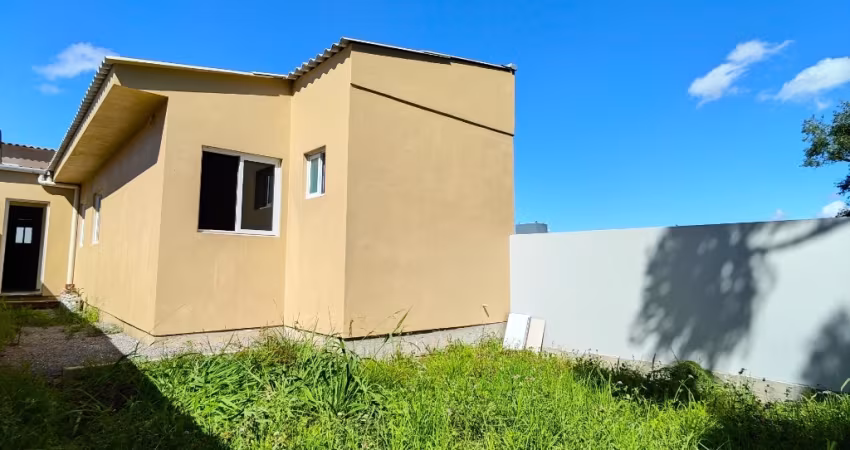 Casa nova com 03 quartos, Suíte e Pátio grande