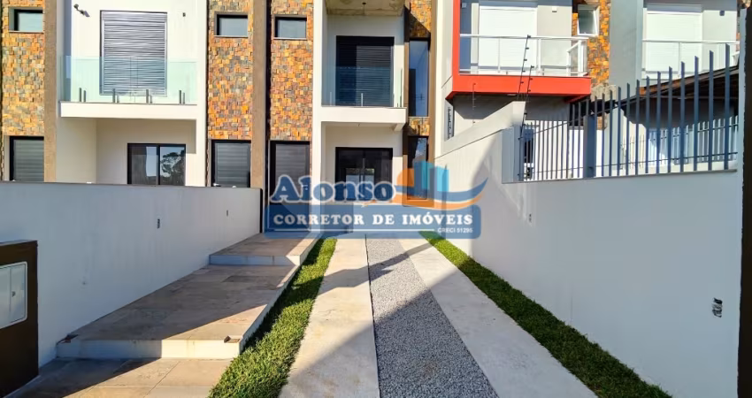 Sobrado novo com suite e pátio
