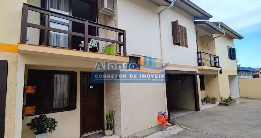 Casa em condomínio fechado com 3 quartos à venda na Avenida Ruben Bento Alves, 123, Interlagos, Caxias do Sul